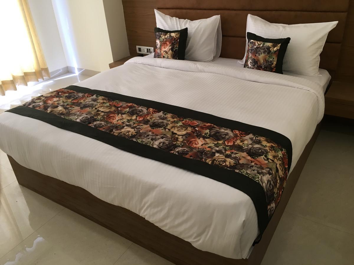 Hotel Airport D'Capitol Új-Delhi Kültér fotó