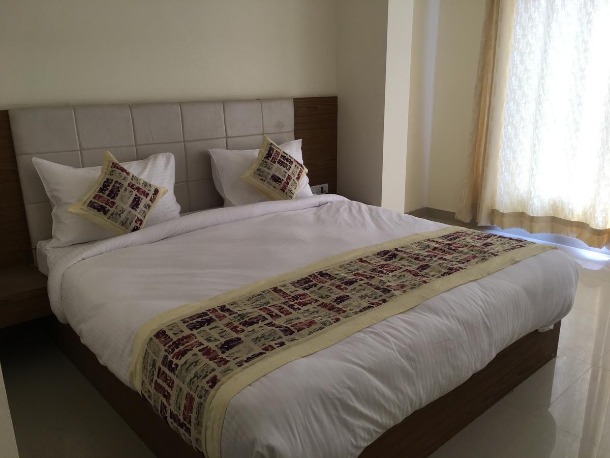 Hotel Airport D'Capitol Új-Delhi Kültér fotó