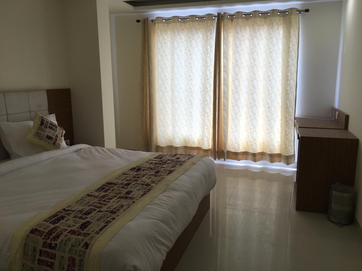 Hotel Airport D'Capitol Új-Delhi Kültér fotó