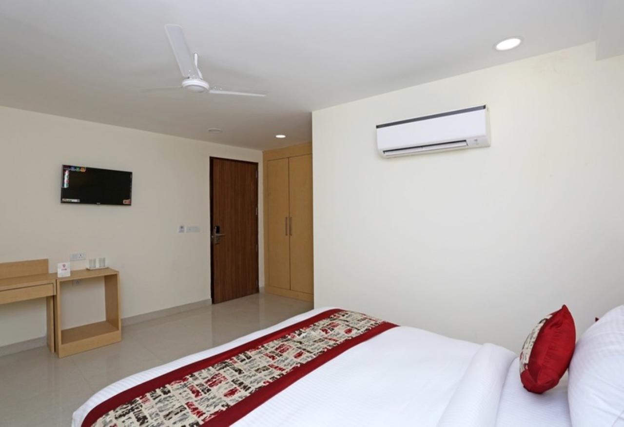 Hotel Airport D'Capitol Új-Delhi Kültér fotó