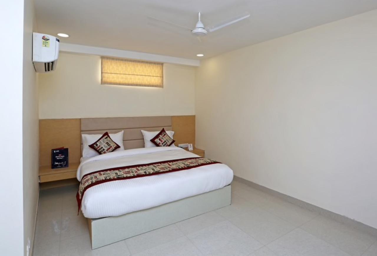 Hotel Airport D'Capitol Új-Delhi Kültér fotó