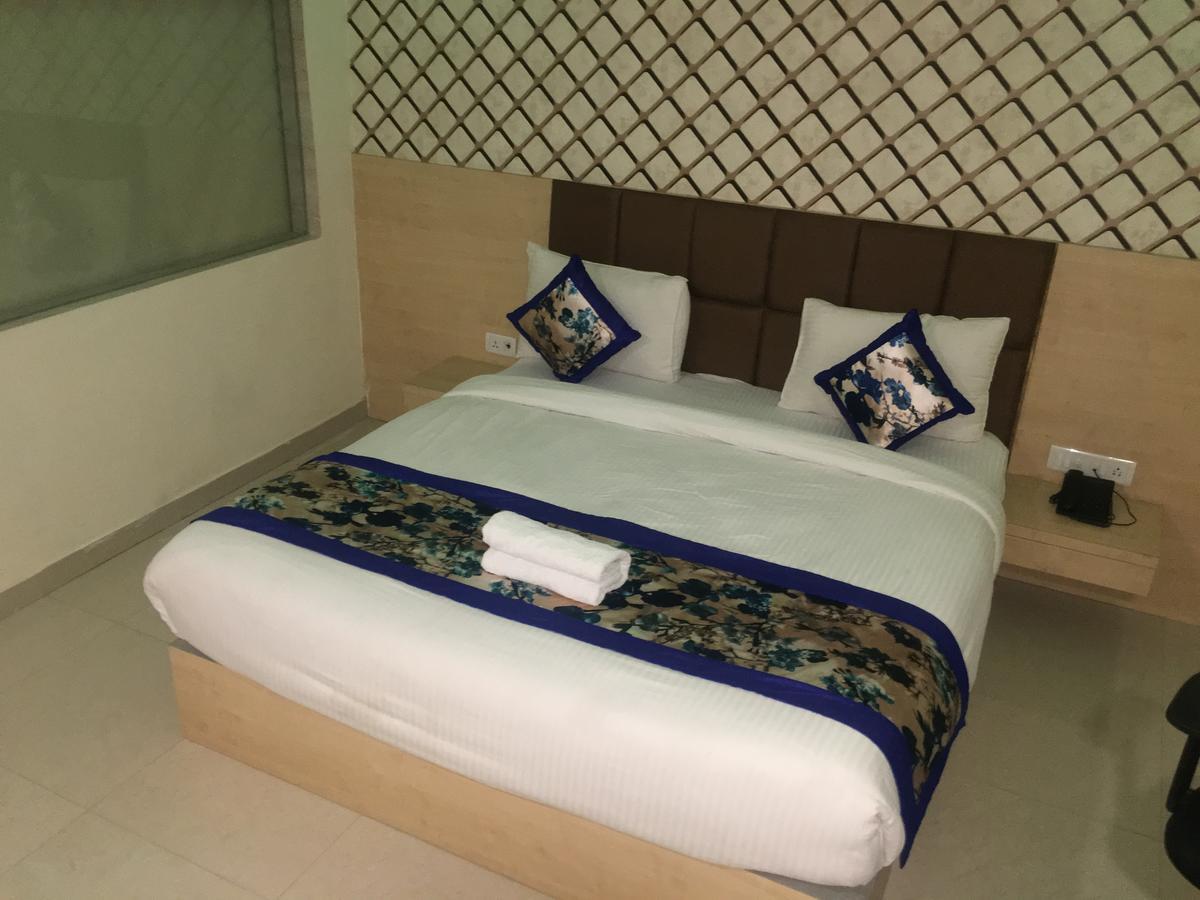 Hotel Airport D'Capitol Új-Delhi Kültér fotó