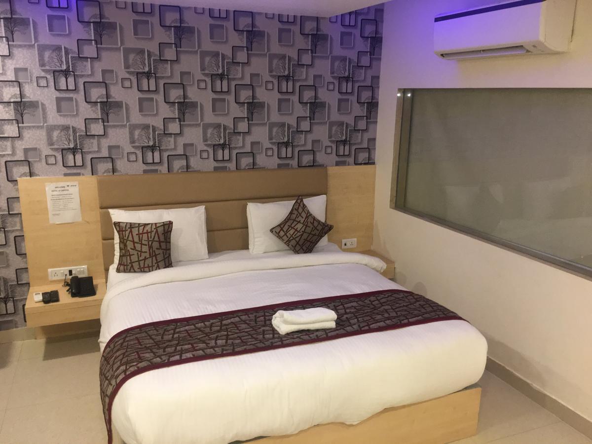 Hotel Airport D'Capitol Új-Delhi Kültér fotó