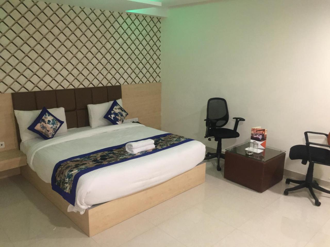 Hotel Airport D'Capitol Új-Delhi Kültér fotó