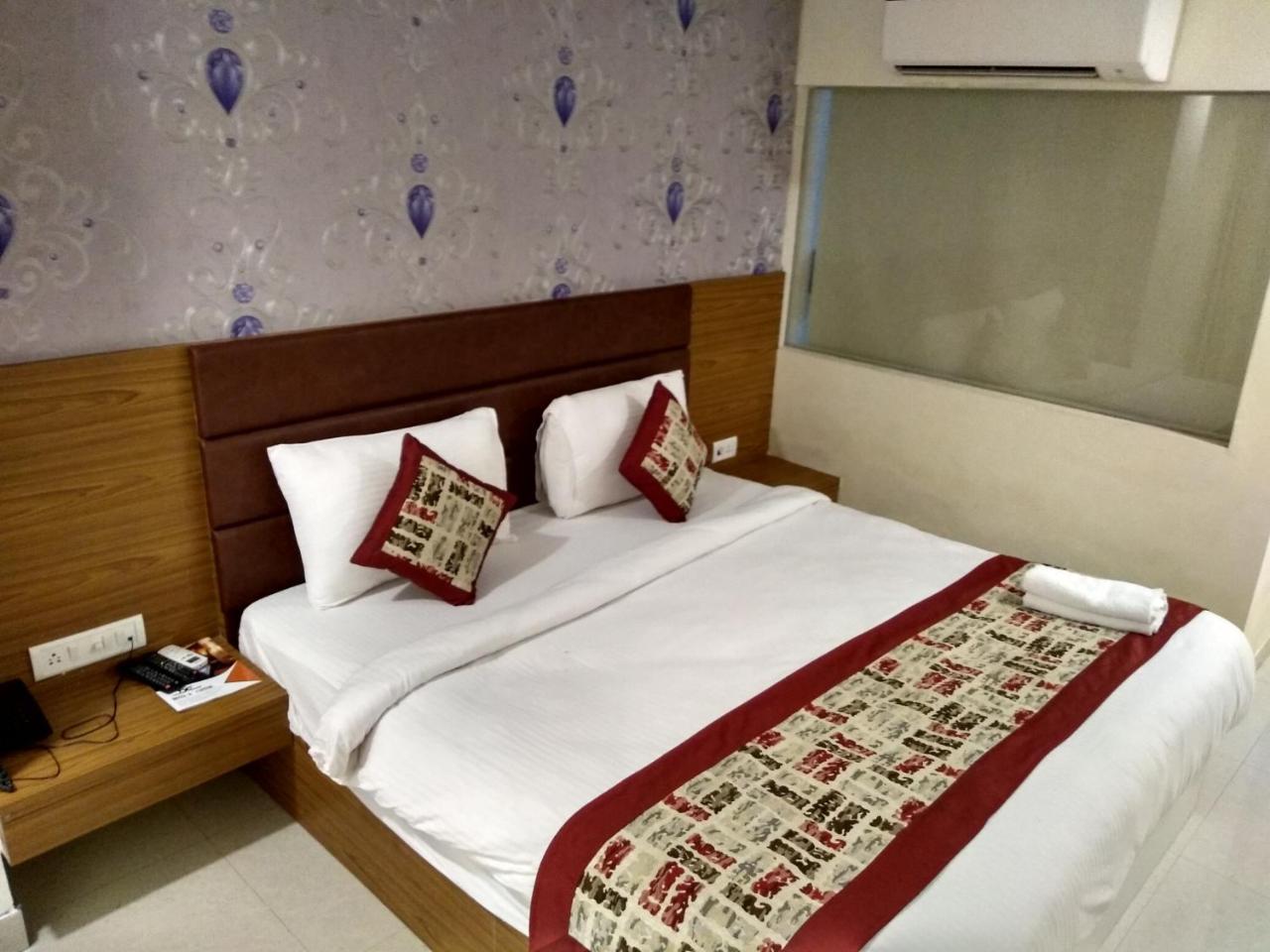 Hotel Airport D'Capitol Új-Delhi Kültér fotó