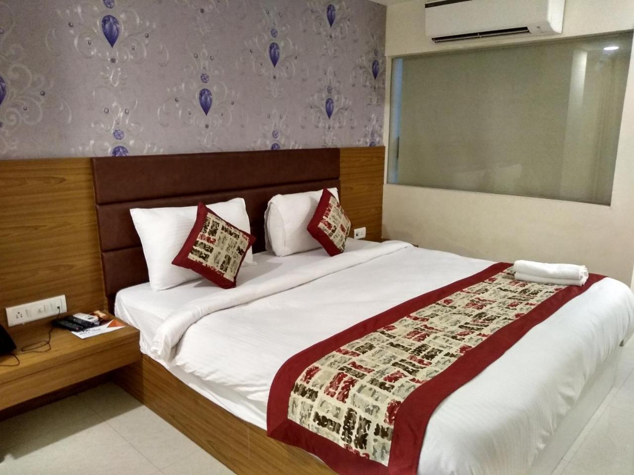 Hotel Airport D'Capitol Új-Delhi Kültér fotó
